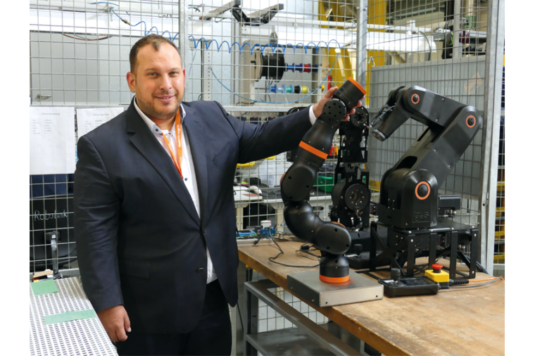 Alexander Mühlens, Geschäftsbereichsleiter Low-Cost-Automation bei Igus....