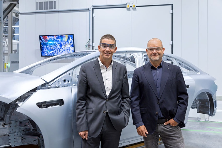 Hagen Zimer, CEO Trumpf Lasertechnik, und Jörg Burzer, Produktionsvorstand...