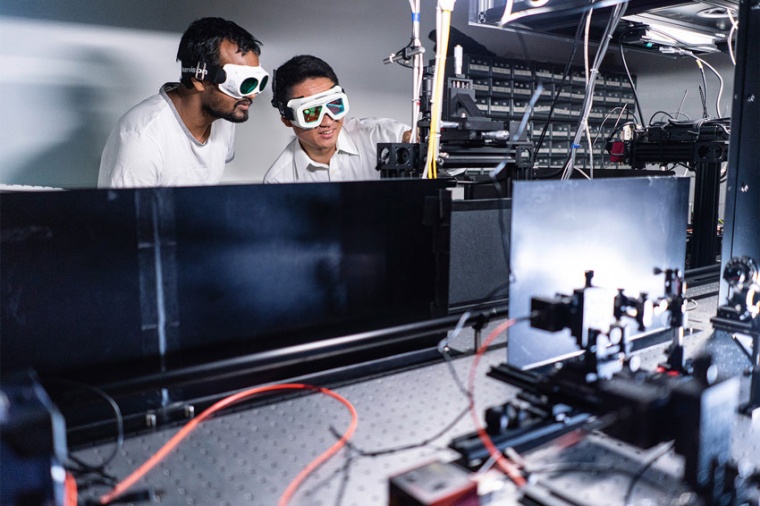 Internationale Studierende im neuen Praktikumslabor des Masterstudiengangs...