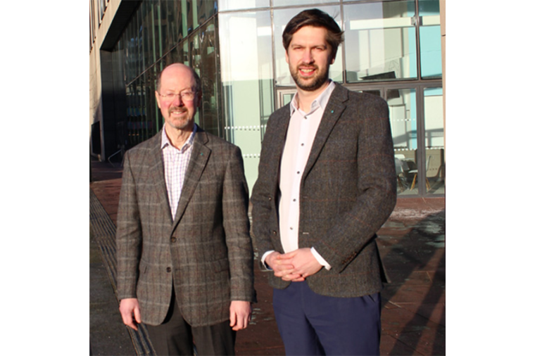Die Professoren Martin Dawson (l) und Loyd McKnight (Bild: U Strathclyde)