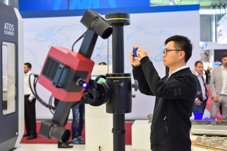 Control: Measurement technology and production come together