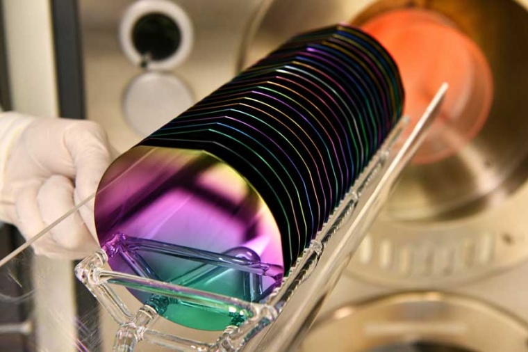 Wafers for integrated photonic circuits (Source: E. Brinkhorst, MESA+ Intitute...