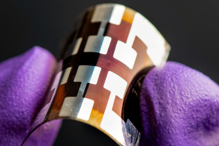 A solar cell made with perovskite shows promise as an energy-effi­cient,...