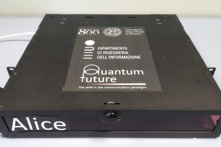 The entire transmitter for the new QKD system fits in a 19-inch rack enclosure....