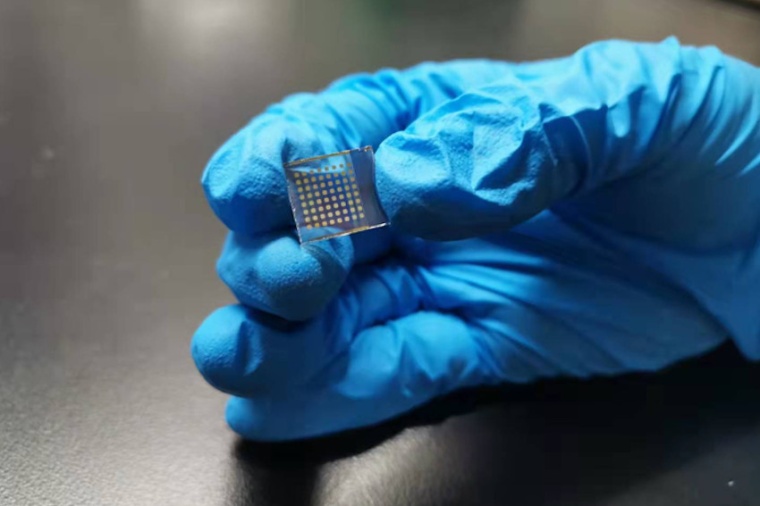 An all-optical-input transistor regulated by ultraviolet light. (Source: X. Kai)
