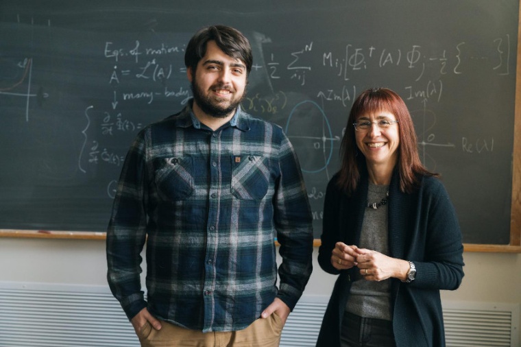 Vincent Flynn and Lorenza Viola developed the theory of the split photon –...