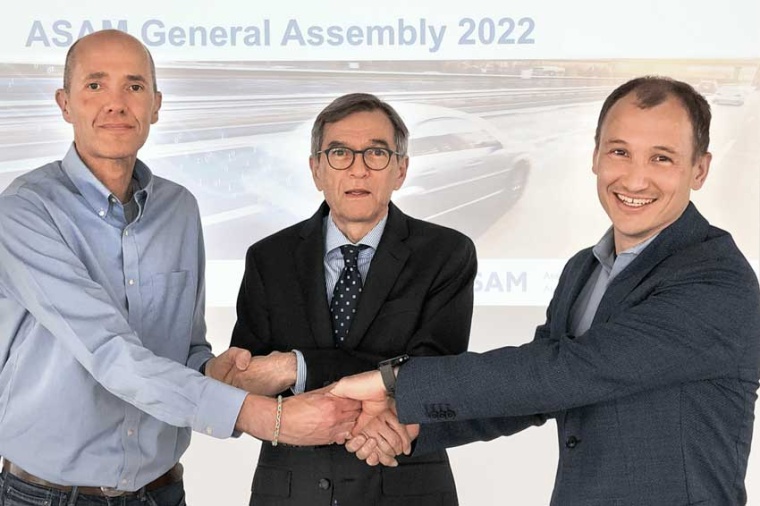 From left: Marius Dupuis, CEO, Dr Klaus Estenfeld, interim managing director,...