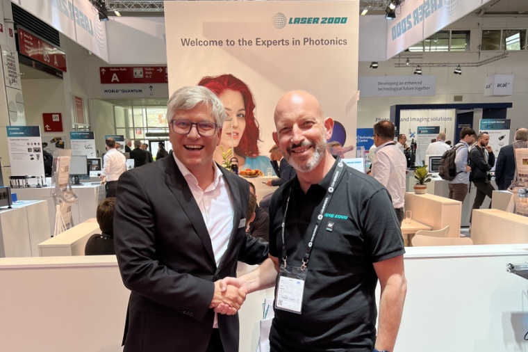 Markus Riedi (left, Opto) and Alan Hughes (Laser 2000 UK). Image: Opto