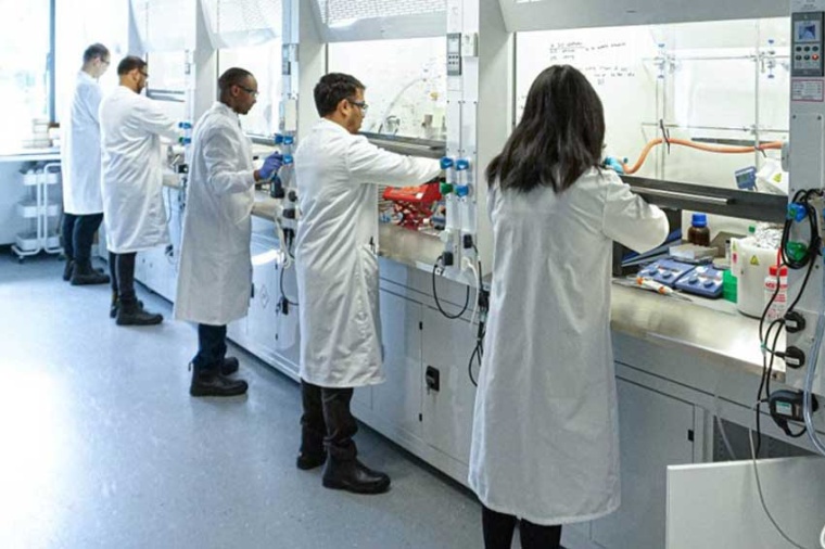Quantum dot laboratory (Source: Quantum Science)