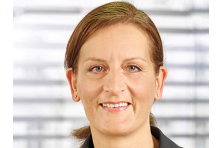 Doris Höpfl takes over the board department Human Resources and Legal Affairs...