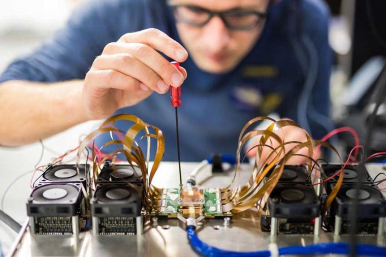 Assembly of a photonic quantum computer (Source: Quix Quantum / D. Verkijk)