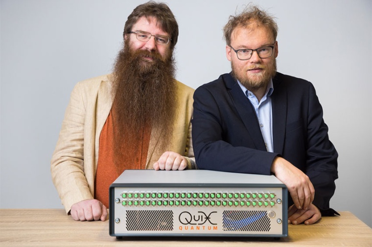 Drs Devin H Smith (l) and Jelmer Renema (Source: Quix Quantum)