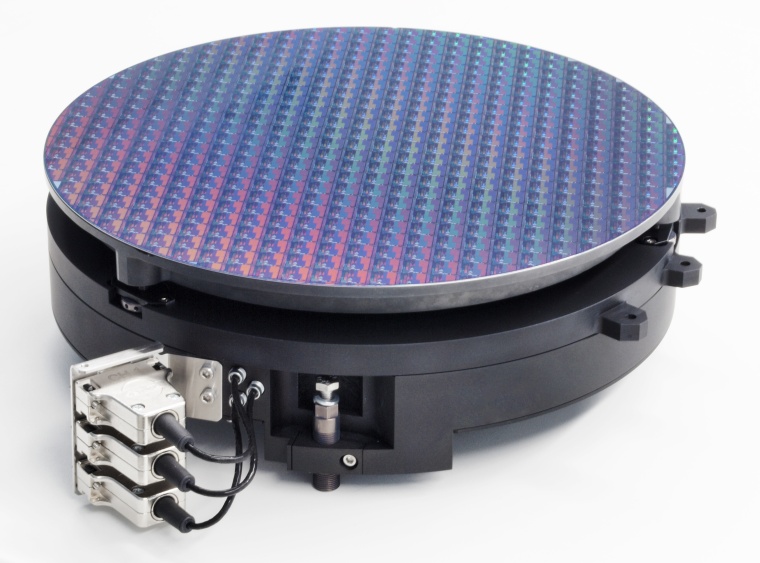 Piezo stage for precise positioning of wafers (Source: Physik Instrumente)