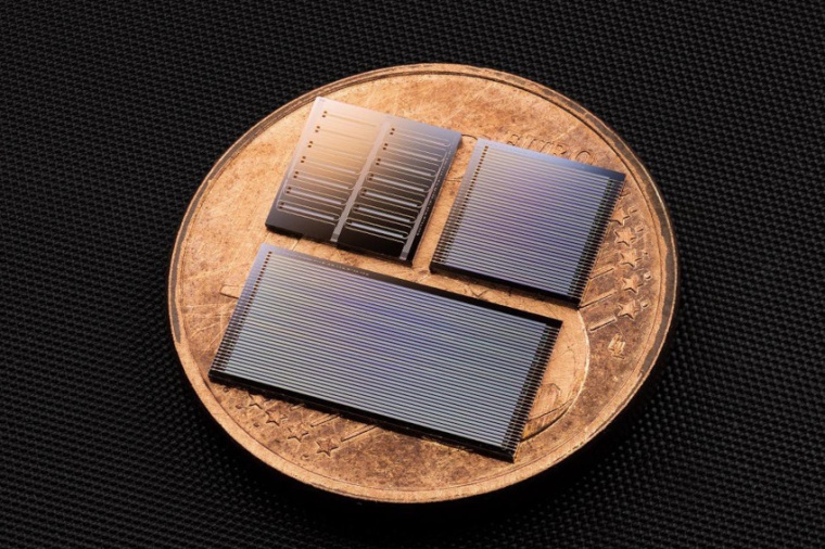 Prototyp of a lithium tantalate photonic integrated circuits. (Source: N....