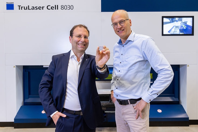 Richard Bannmüller (l), CTO Trumpf Laser Technology, and Harald Kröger, head...