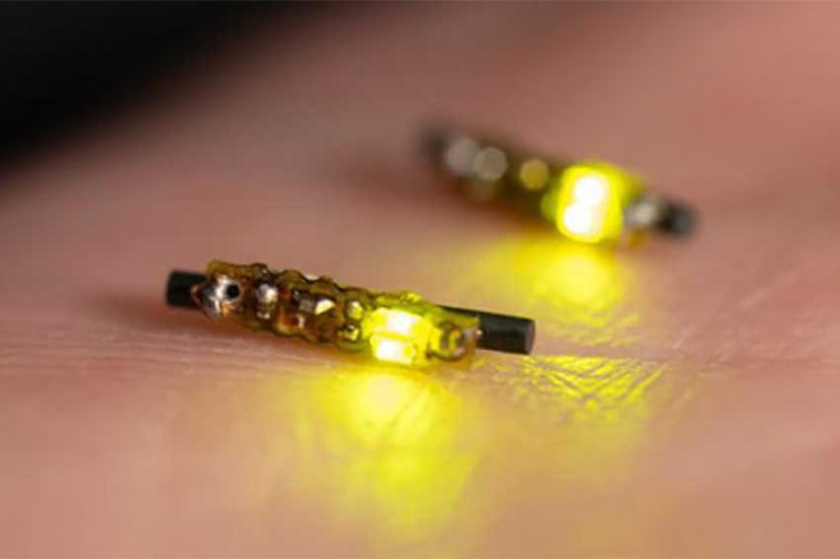 This miniature, implantable LED device fights cancer with light. (Source: U....