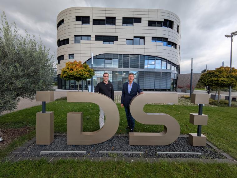 Prize winner Jonas Gaißer and Prof. Dr.-Ing. Heiko Thimm, Professor of...